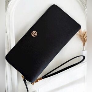 TORY BURCH Robinson Zip Continental Large PHONE Wallet Wristlet Black